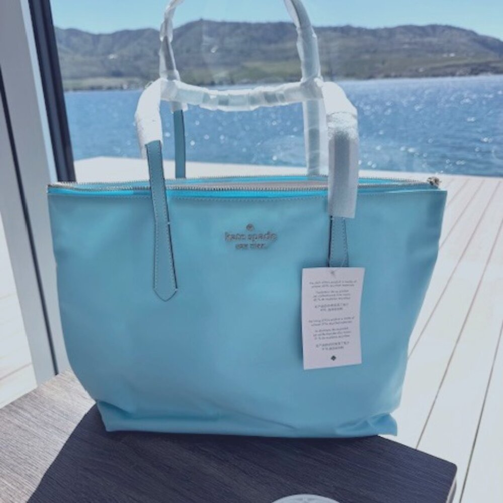 Kate Spade Brand new  NWT New York Med Tots